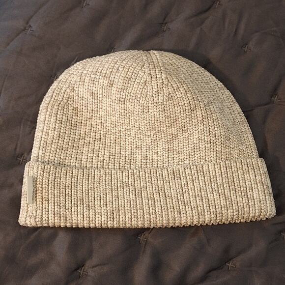 Lululemon Beanie UNISEX L/XL Grey Cream Outdoor Winter Gorpcore Cozycore - Picture 1 of 4